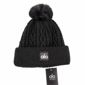 Alo Yoga Black Cable Knit Pom Beanie NWT Women’s Winter Hat